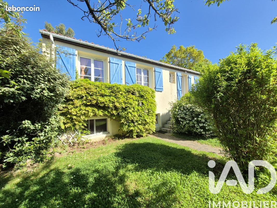 Maison 7 pièces 128 m² · à Bellevigny · 128 m² · 243 000 €