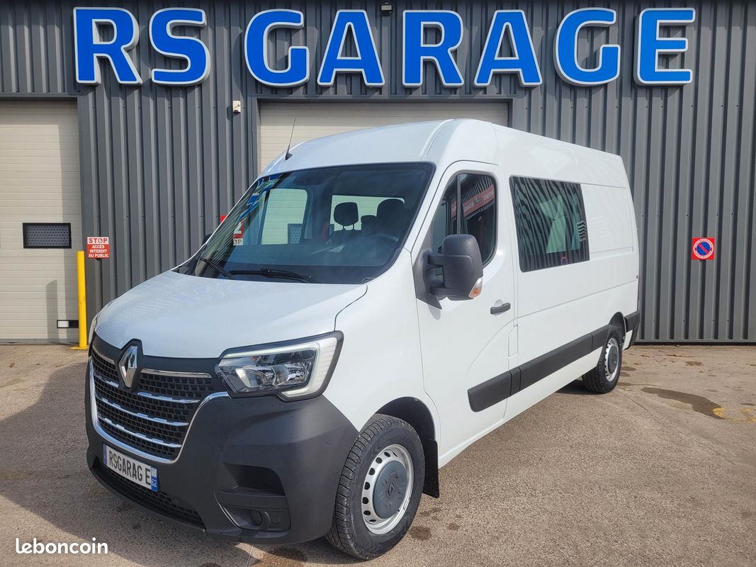 RENAULT MASTER L2H2 T35 FOURGON 2.3 Blue DCI 150 GRAND CONFORT CABINE APPROFONDIE FIXE 07 PLACES avec HABILLAGE BOIS COMPLET + SUSPENSION RENFORCÉE + GPS + CAMÉRA + RADARS ( Prix de Vente 25 990 HT ) (image 1)