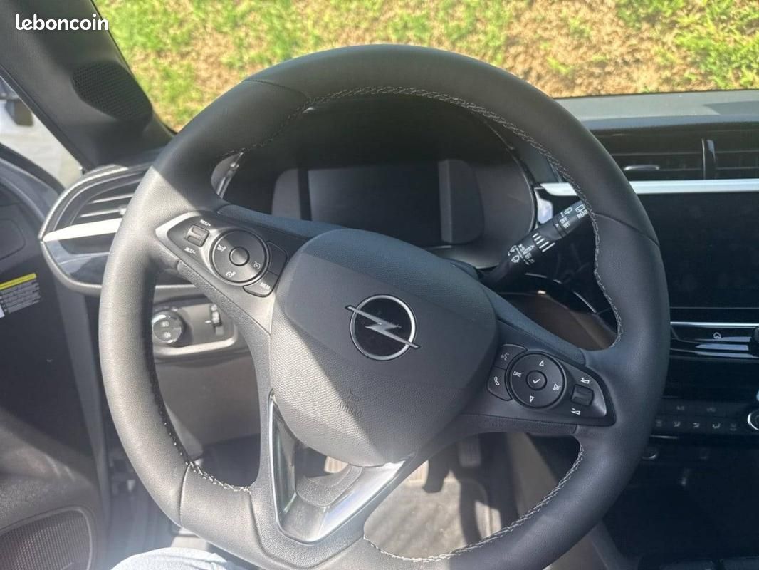 Opel Corsa 1.2 Turbo 100 ch - GS (image 9)