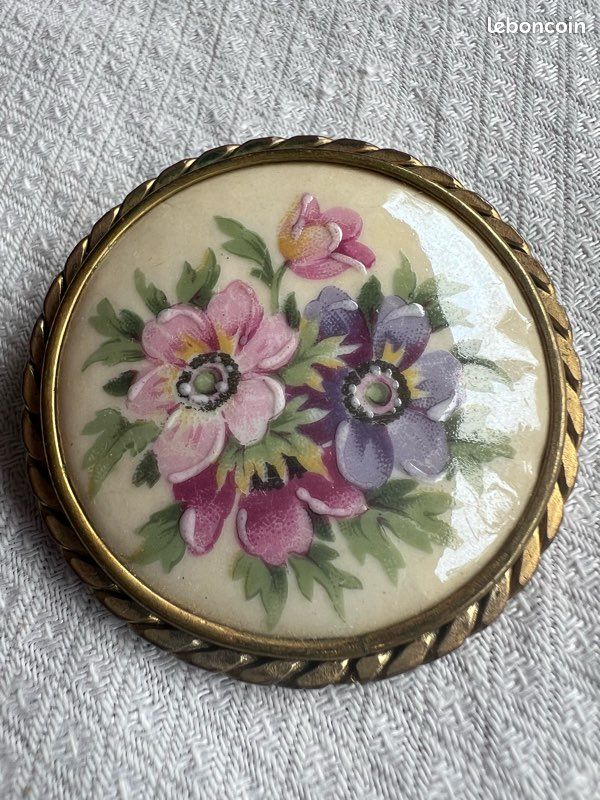 Broche Ancienne En Porcelaine De Limoges - Décor Floral - Vintage - Réf. 10991J