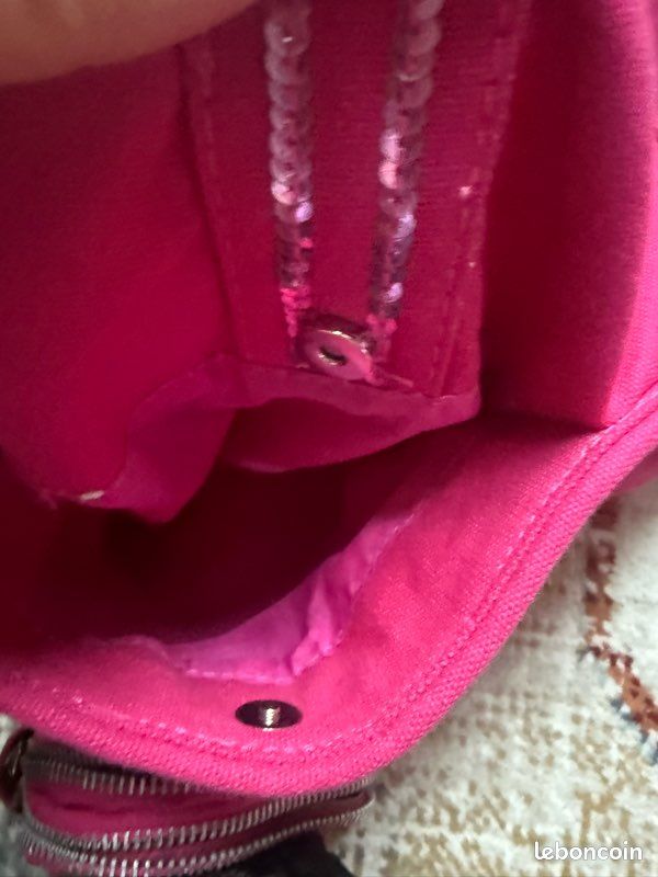 Magnifique, ensemble d’accessoires, assorti dans les tons rose, fuchsia et paillettes ultra pratique pour le quotidien ou les cours (image 7)