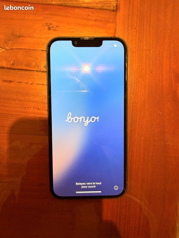 IPhone 13 kaki très bon état (image 1)