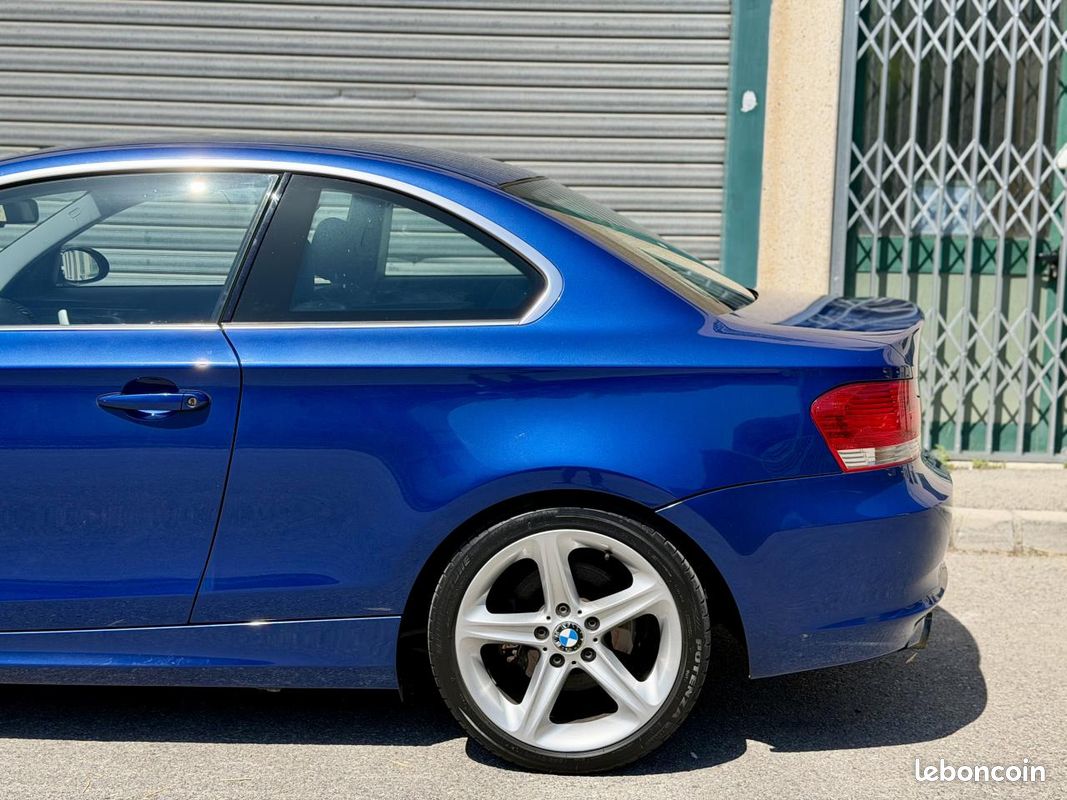 BMW SéRIE 1 COUPé 125i 3.0L 6 cylindres - Boîte manuelle - Montego Blue (image 4)