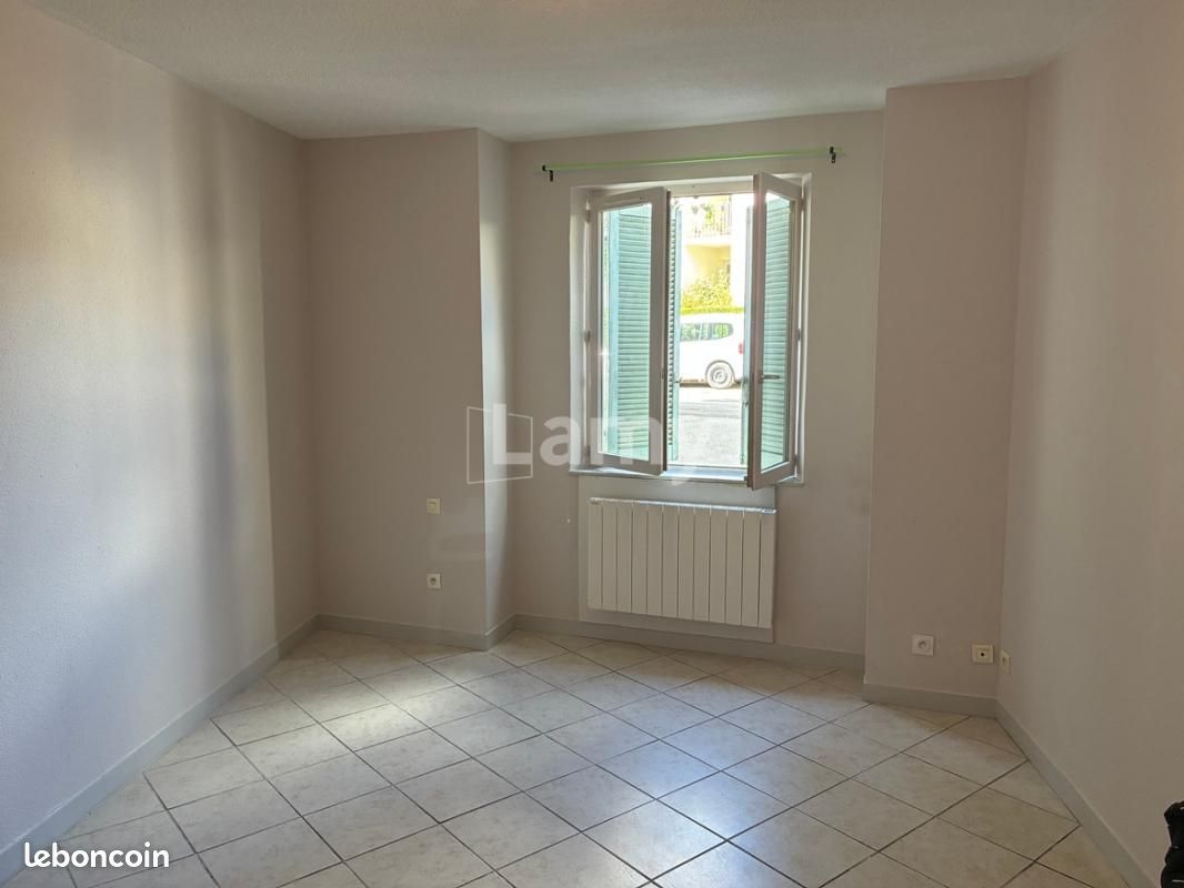 Appartement 1 pièce 22 m² · à Lons-le-Saunier · 22 m² · 215 €/mois