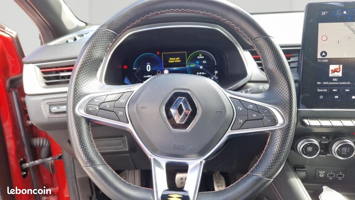 Renault Captur E-Tech Plug-in 160 - 21 R.S. Line (image 12)
