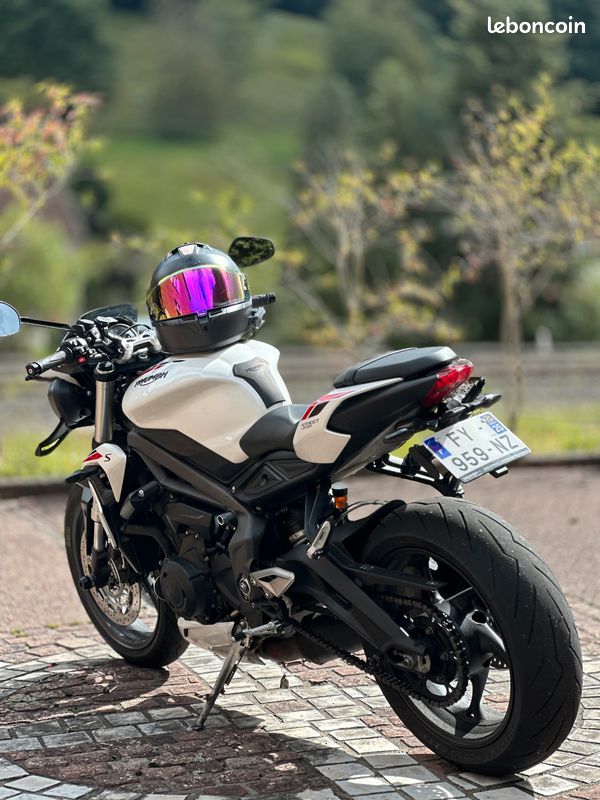 Triumph Street Triple 660 S 2021 A2 Beaucoup d'options Motos
