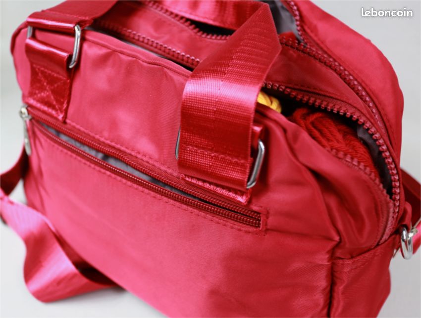 Cordon tressé rouge avec attaches chromées L1m50 pour poteaux de guidage