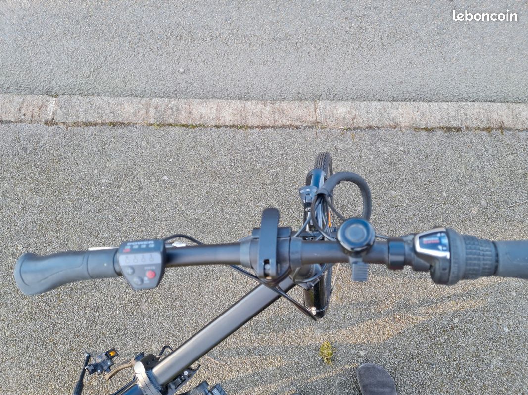 Vélo orus E2300 électrique et pliant NEUF, un porte bagage, 2 sacoches et pompe (image 4)
