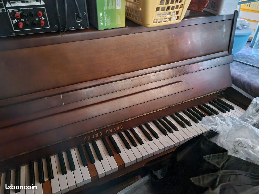 Piano (image 2)