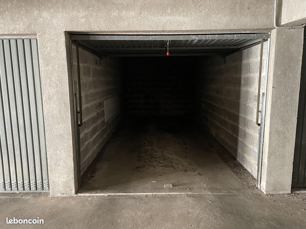 Parking 14 m² · à Angers · 14 m² · 15 260 €