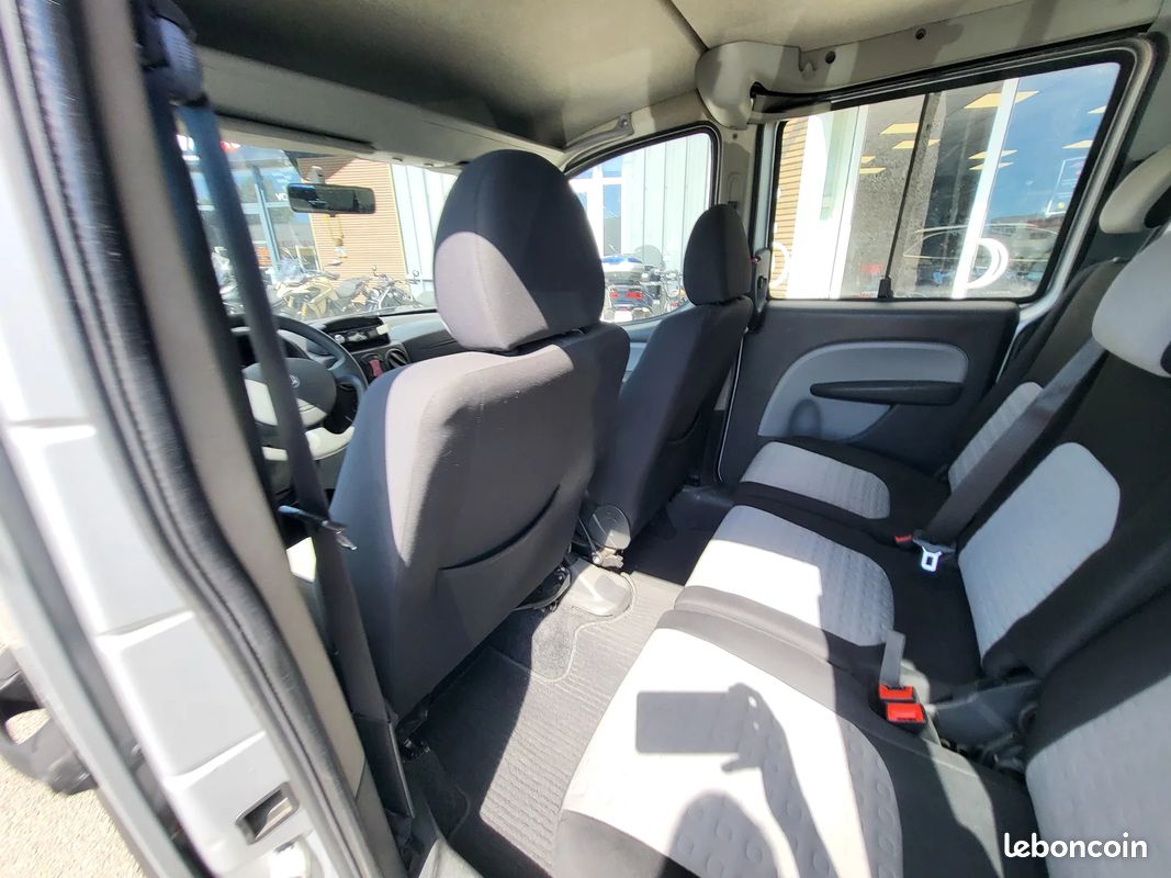 Fiat doblo family 1.9 mjt / 7 places / distri + embrayage + vidange + bougies + vanne egr neuve (image 13)