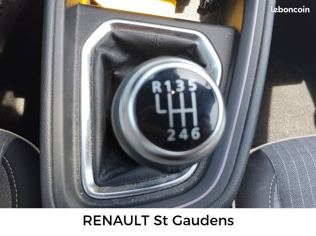 RENAULT Clio TCe 90 Techno (image 18)