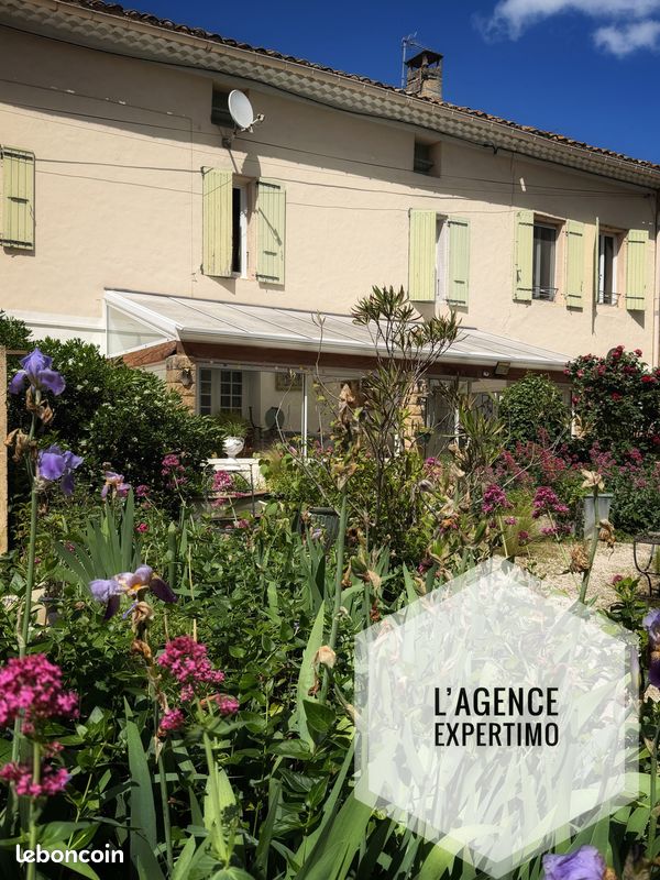 Maison 5 pièces 222 m² · à Courthézon · 222 m² · 472 000 €