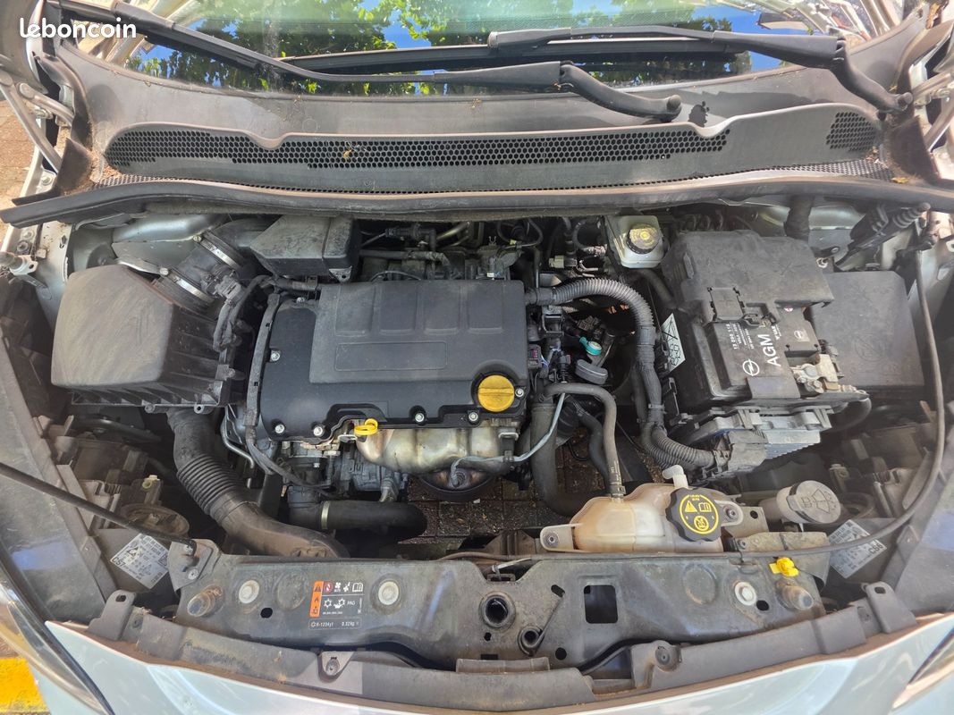 OPEL CORSA 1.4 90 ch Design 120 ans BVM5 - CARPLAY / CAMERA DE RECUL (image 21)