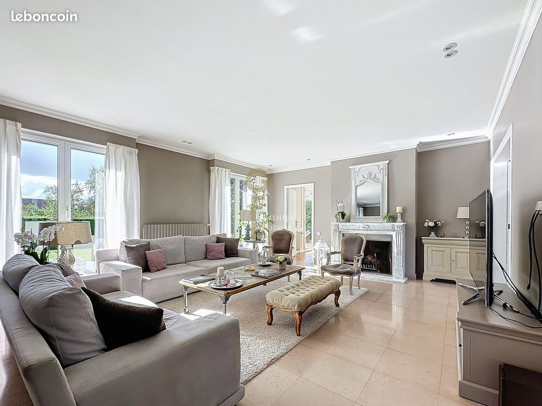 Maison 7 pièces 212 m² · à Hem · 212 m² · 850 000 €