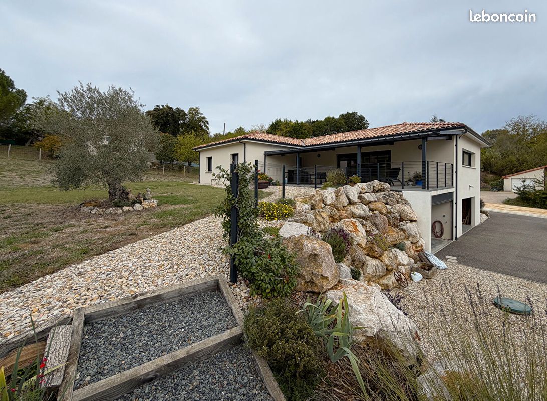 Maison 2 pièces 166 m² · à Caussade · 166 m² · 399 000 €