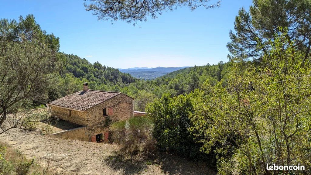 Maison 3 pièces 99 m² · à Cotignac · 99 m² · 133 000 €
