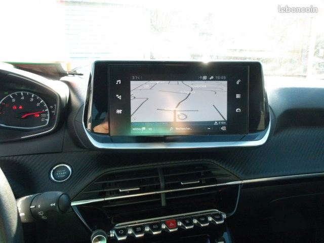 Peugeot 2008 PureTech 130 S&S EAT8 Allure (image 21)