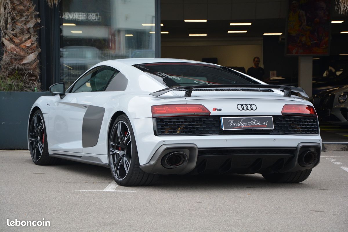 Audi R8 620 CV V10 Performance LOA 1 299 Euros Par mois Sièges Recaro Carbon Interieur et Moteur Gris Suzuka V 10 (image 10)