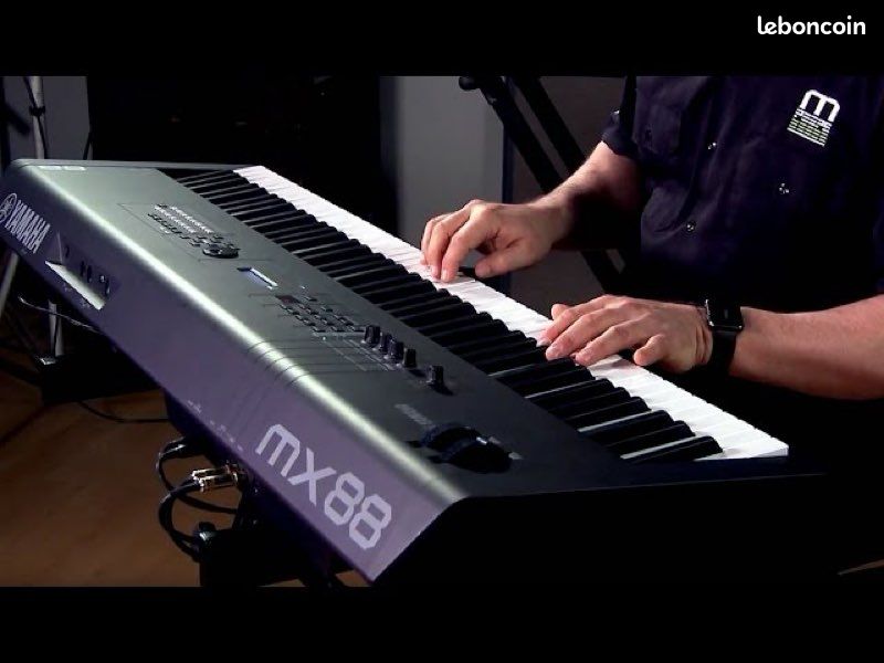 YAMAHA MX88 Synthétiseur état neuf (image 2)