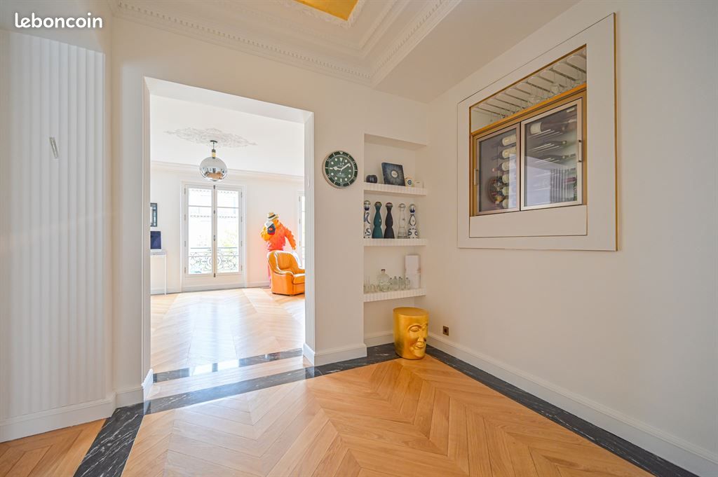 Appartement 5 pièces 141 m² · à Paris · 141 m² · 2 490 000 €