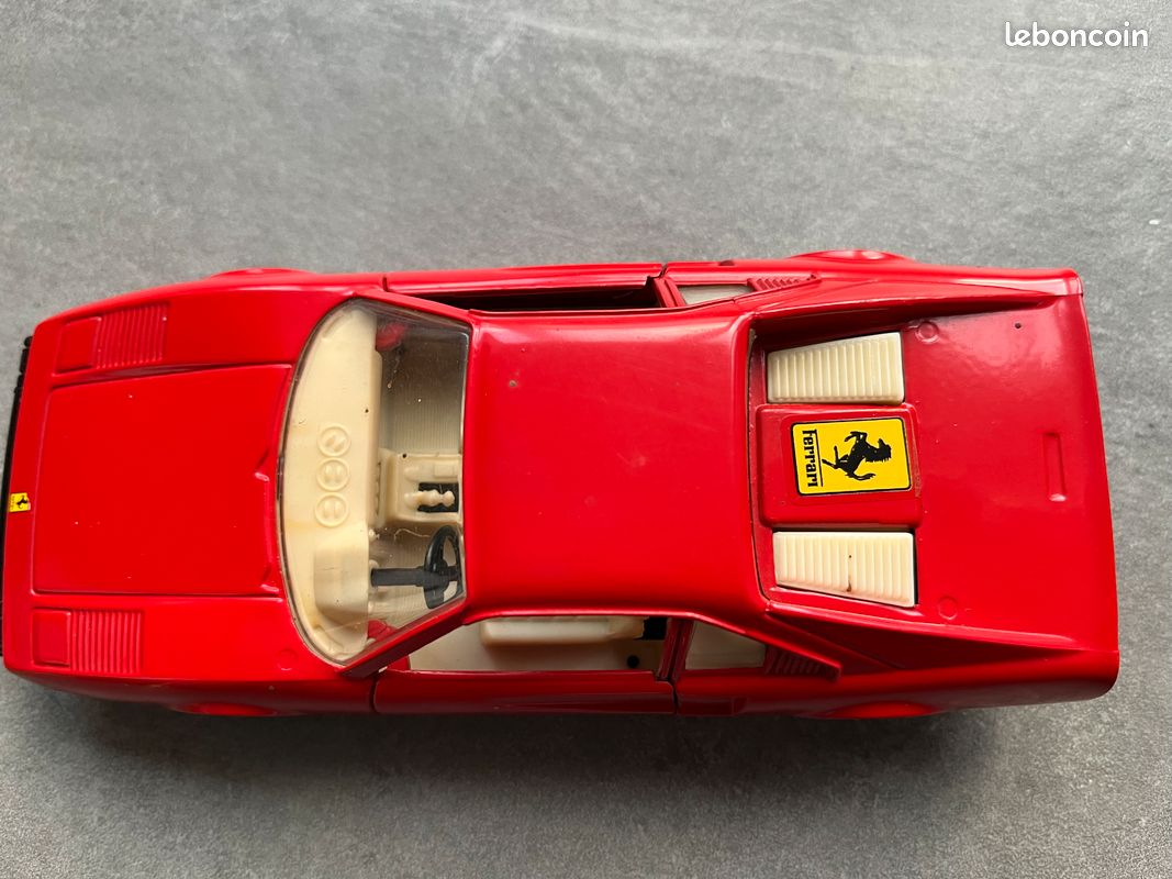 Ferrari 308 GTB 1/43 Burago - Modélisme
