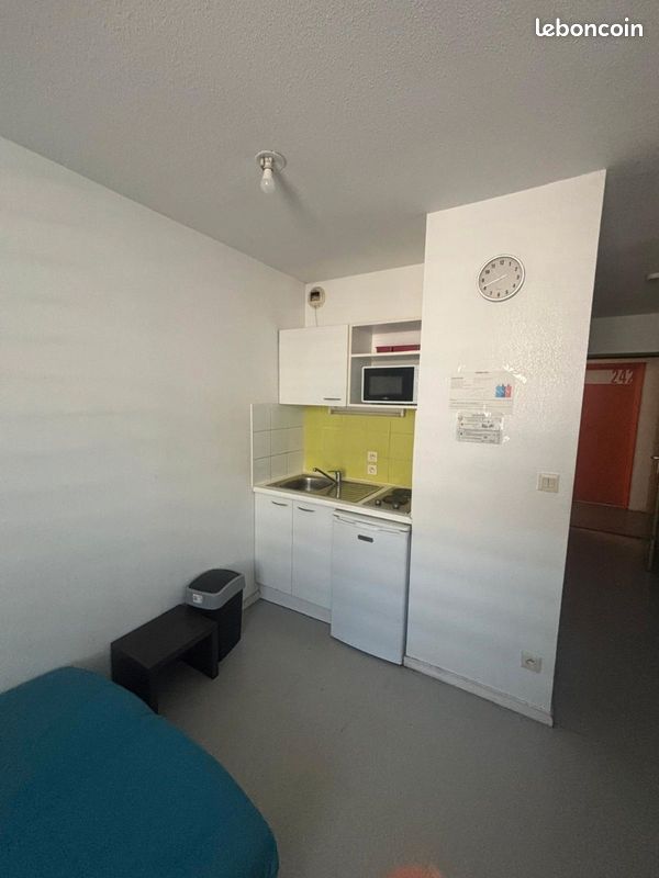 Appartement 1 pièce 18 m² · à Nîmes · 18 m² · 390 €/mois