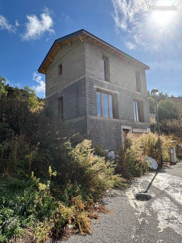 Maison 4 pièces 95 m² · à Égat · 95 m² · 229 000 €