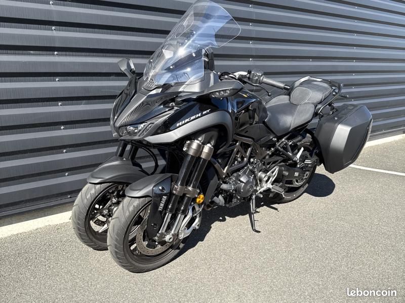 Yamaha Niken Niken GT 900 Motos