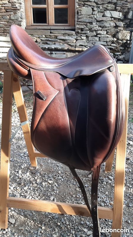 Selle de dressage (image 4)