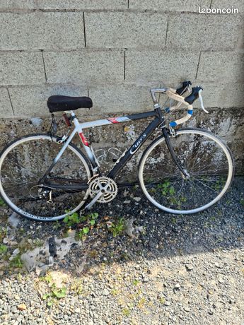 Lot De 4 Réflecteurs Vélo Vintage Années 50 - Plastique Ancien 3 Identiques 1 Impair