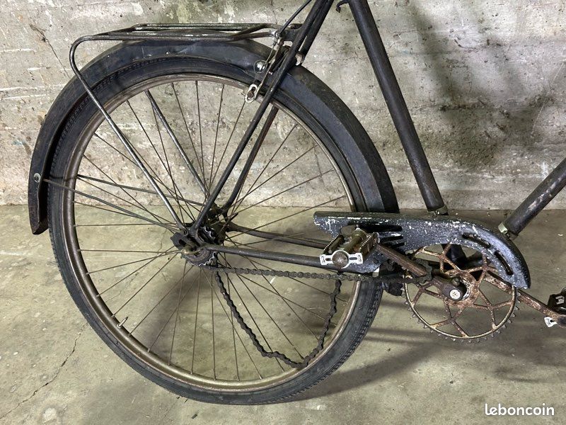 ANCIEN PORTE BAGAGE motobecane metal tole velo bicyclette EUR 10,00 ANCIEN PORTE BAGAGE motobecane metal tole velo bicyclette EUR 10,00