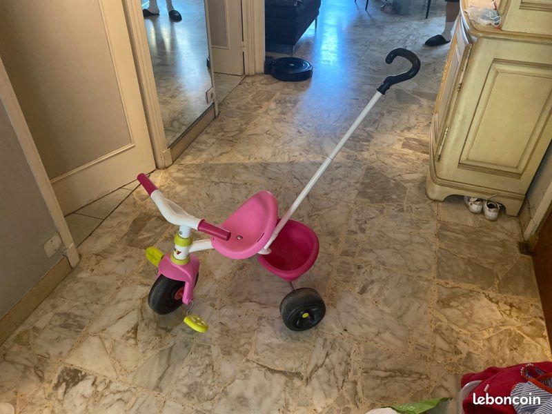 Tricycle enfant fille très bon état (image 1)