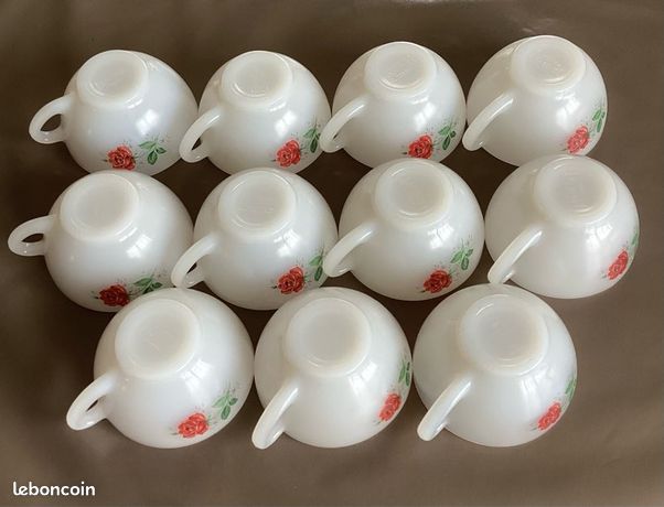 Lot de 6 assiettes creuses Arcopal en verre opalin blanc décor imprimé – Hello Broc