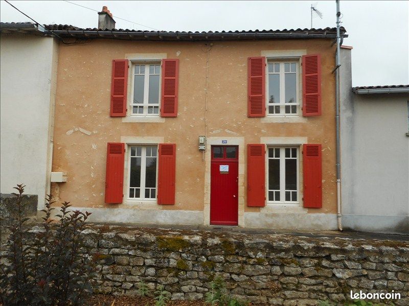 Maison 6 pièces 108 m² · à La Mothe-Saint-Héray · 108 m² · 106 000 €