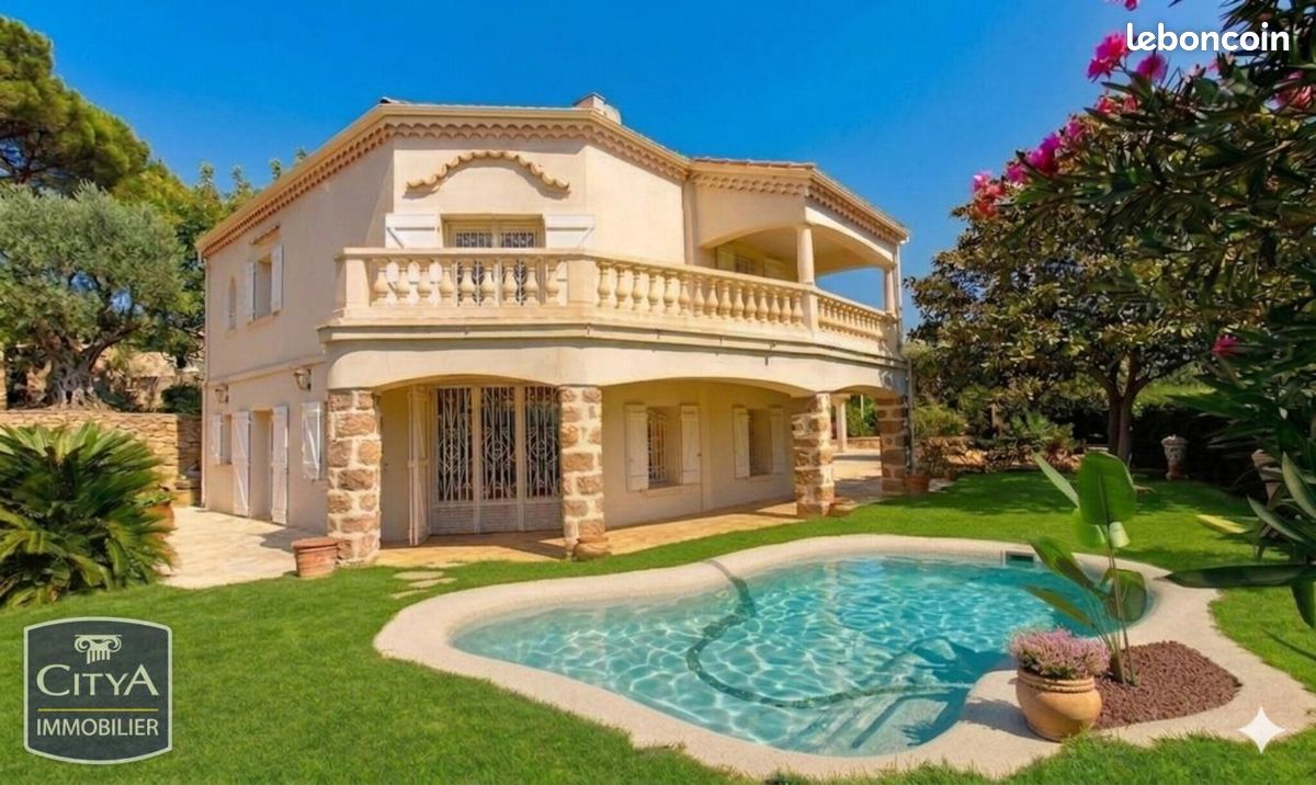 Maison 5 pièces 165 m² · à Fréjus · 165 m² · 790 000 €