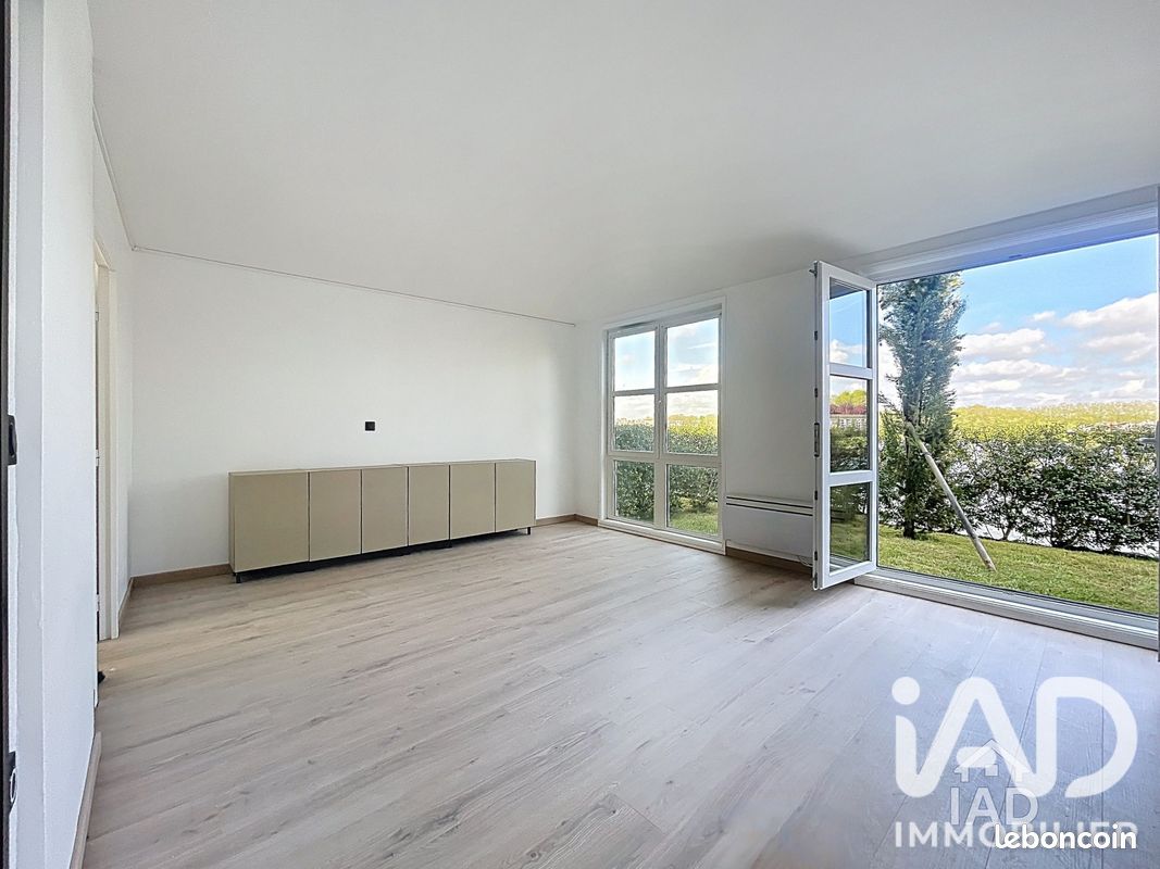 Appartement 3 pièces 80 m² · à Voisins-le-Bretonneux · 80 m² · 355 000 €