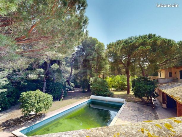 Maison 10 pièces 299 m²
