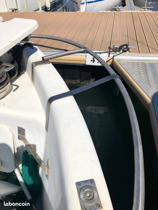 Bateau AVEC place au port au Sainte Marie. Longueur 6,70m. Moteur 250cv (image 3)
