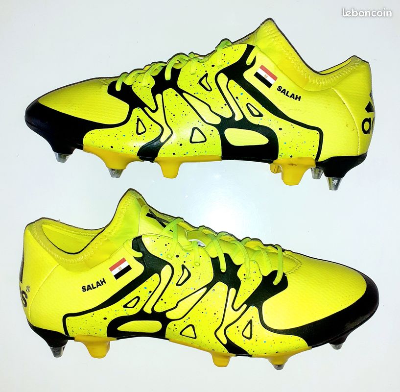 Crampons porté par Mohamed Salad as roma liverpool no maillot