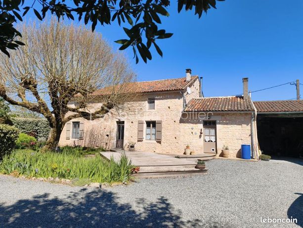 Maison de village 8 pièces 274 m²