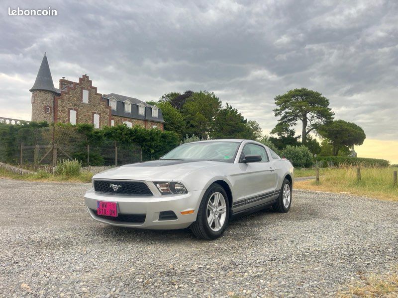 Voiture Ford mustang v6 2010 (image 1)