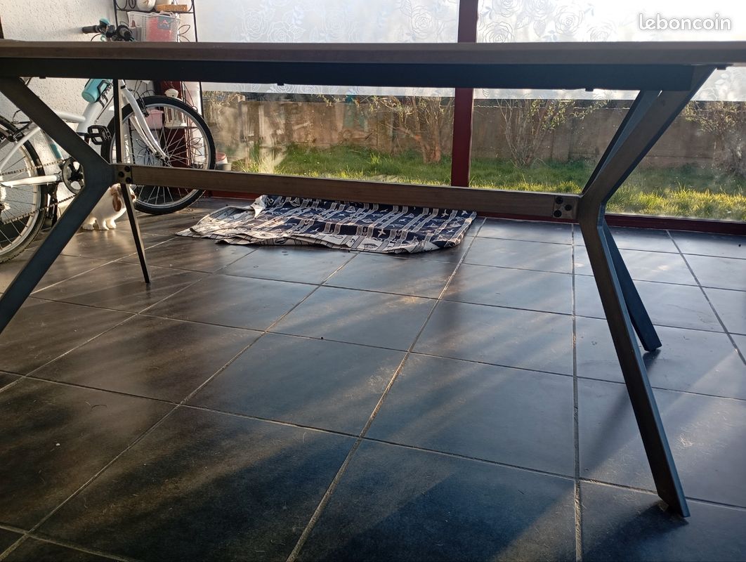 Table a manger (image 2)