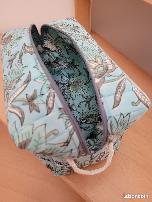 Trousse de toilette matelassée (image 3)