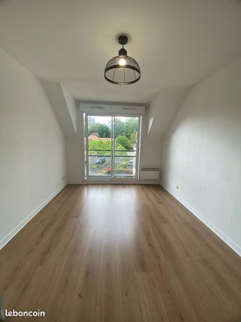 Studio non meuble leves