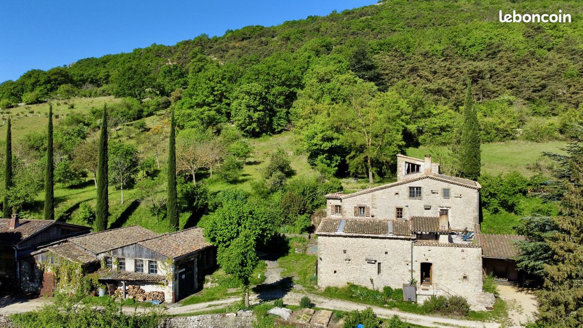 Maison 9 pièces 218 m² · à Dieulefit · 218 m² · 840 000 €