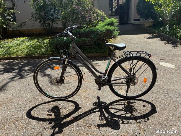 VÉLO VTC Lapierre trakking Vélos