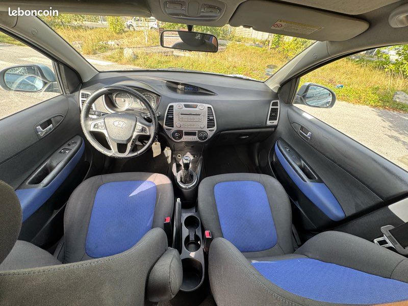 Hyundai i20 1.4 crdi pack color confort (image 4)