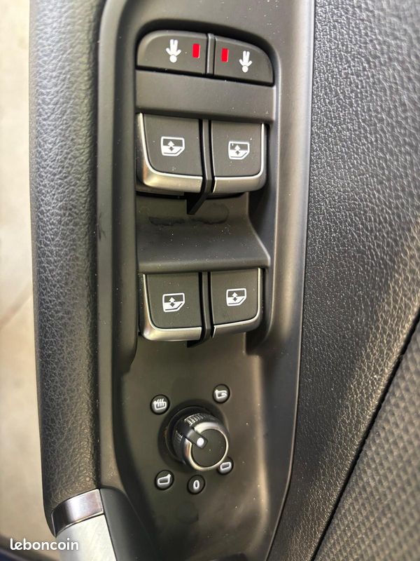 AUDI Q2 35 TFSI 150 S tronic 7 S line (image 20)