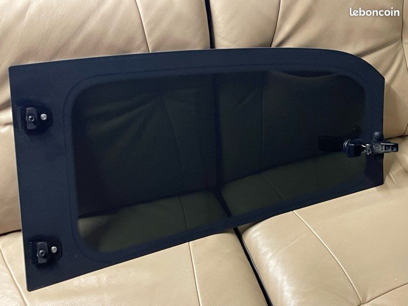 Vitre arrière droite Renault Twingo 3 (image 2)